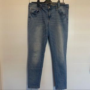 Aeropostale Low Rise Jeggings